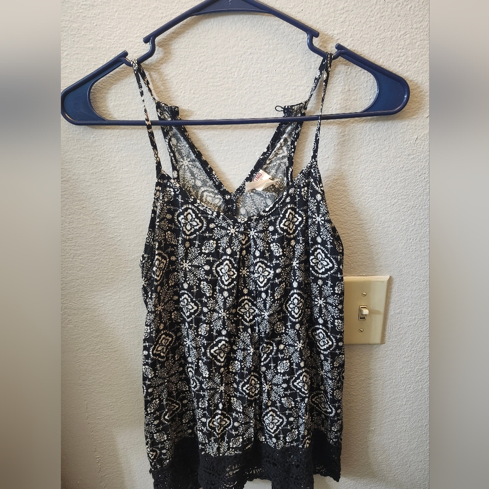 Mossimo Supply Co. Black and White Floral Camisole